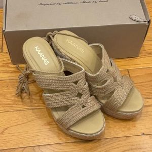 Kaanas Mila Woven Wedge, Size: 7